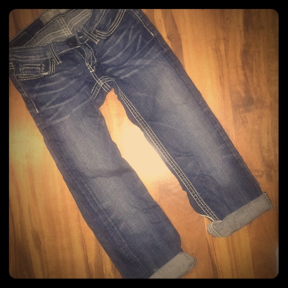 Buckle Capris